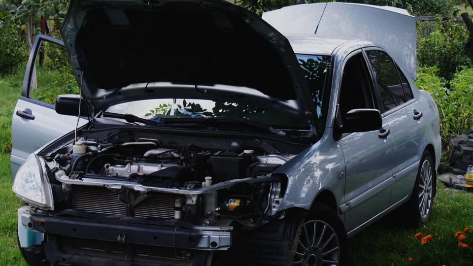 Mitsubishi Lancer MOMOn 2