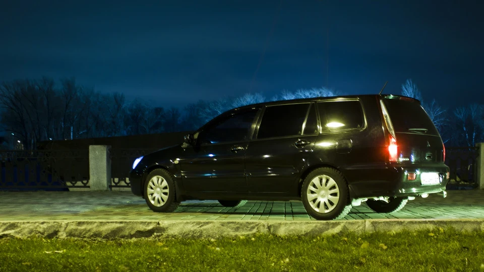 Mitsubishi Lancer Несімейний сарай 2