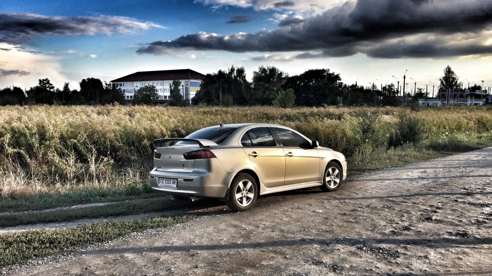Mitsubishi Lancer Ніфертітті 4