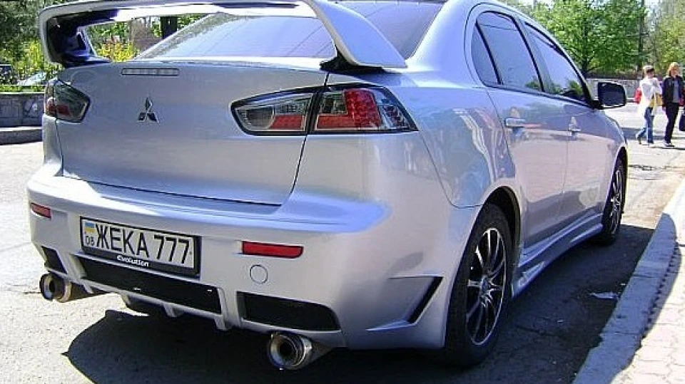 Mitsubishi Lancer Смугастий чудик 2
