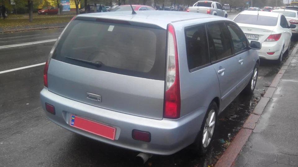 Mitsubishi Lancer сарайчик 4