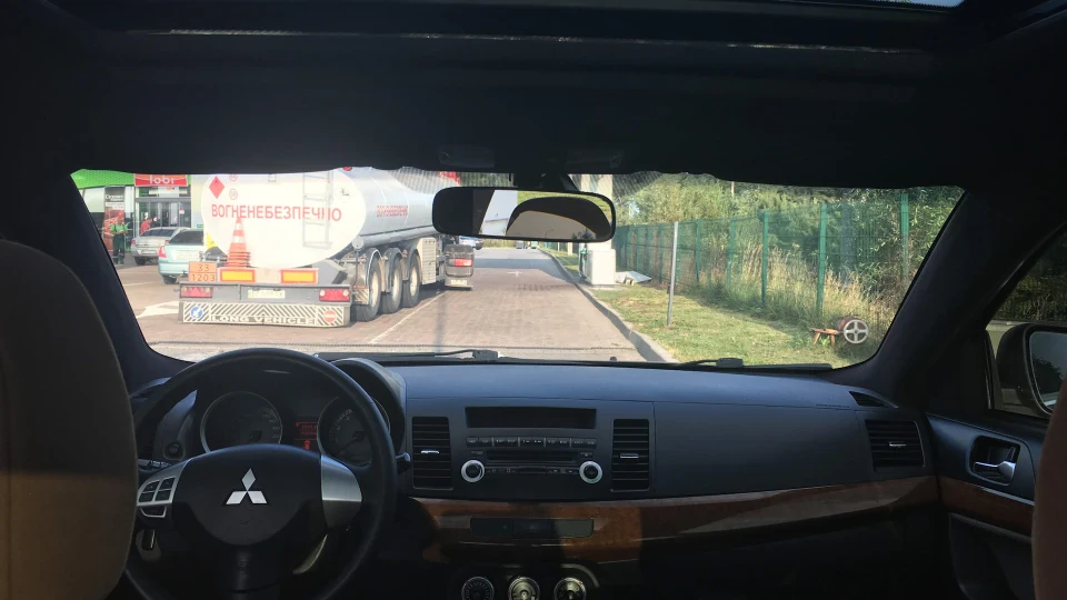 Mitsubishi Lancer Сіра акула 2