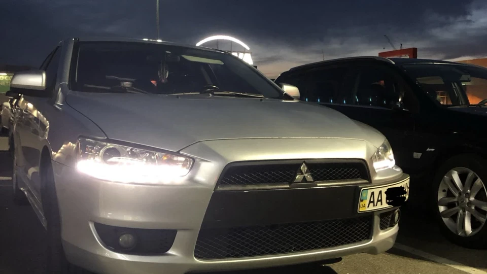 Mitsubishi Lancer Сріблястий вовк 2