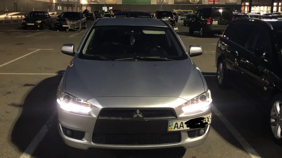Mitsubishi Lancer Сріблястий вовк 3