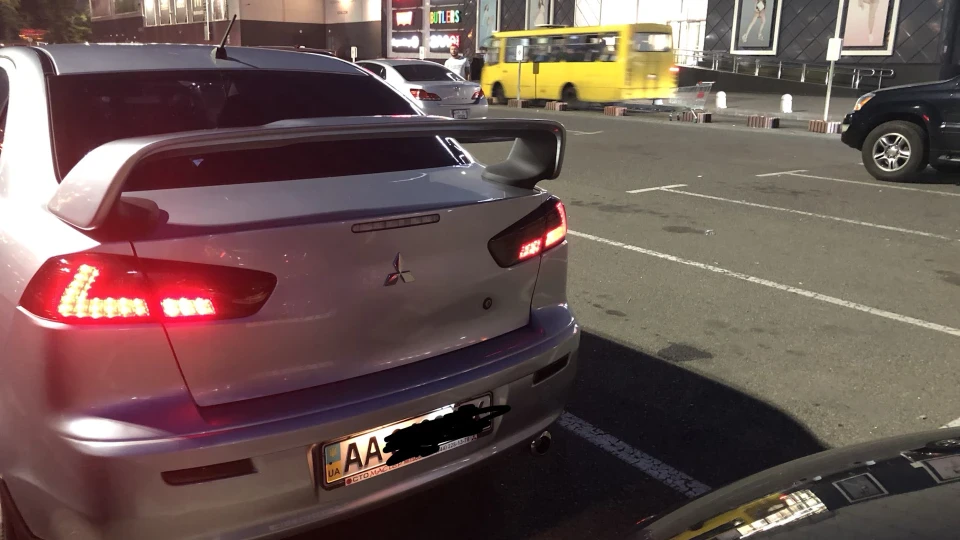 Mitsubishi Lancer Сріблястий вовк 5