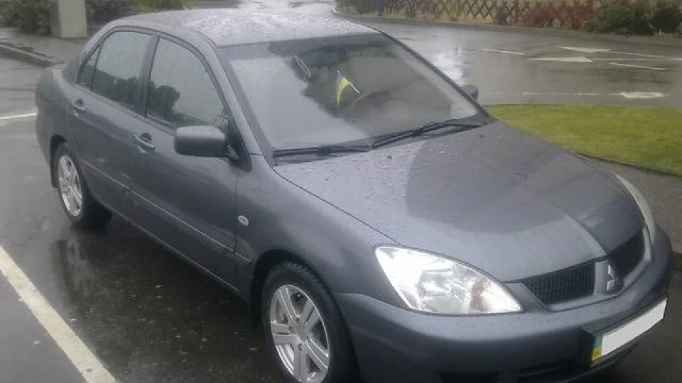 Mitsubishi Lancer Сіренька 3