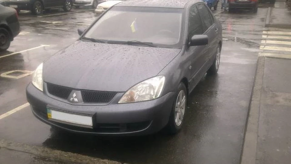 Mitsubishi Lancer Сіренька 4