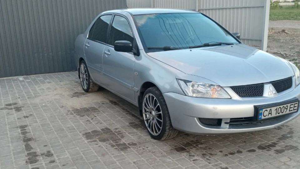 Mitsubishi Lancer Сірий 1.6 4