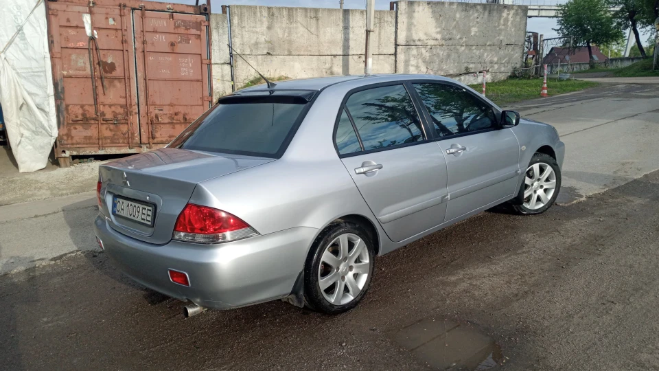 Mitsubishi Lancer Сірий 1.6 5