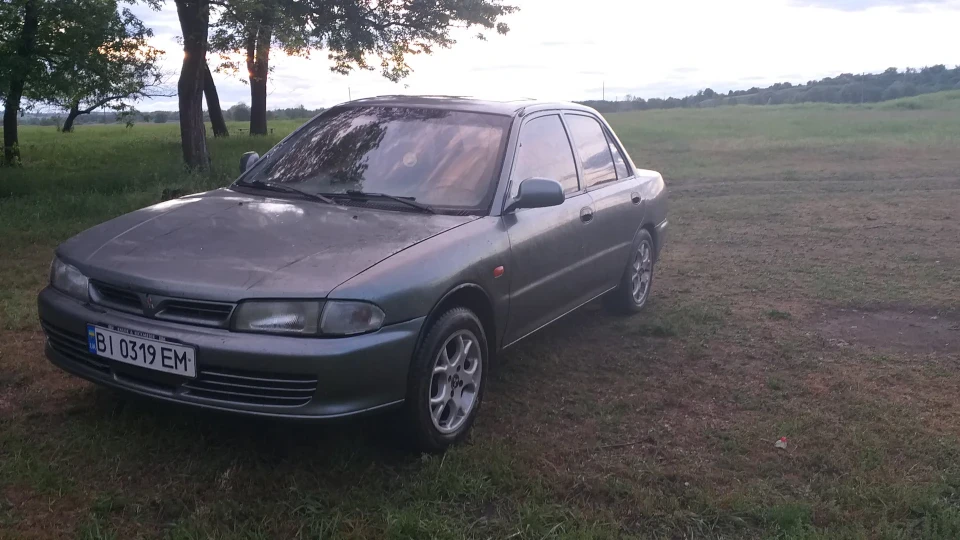 Mitsubishi Lancer Сірий Кардинал 2