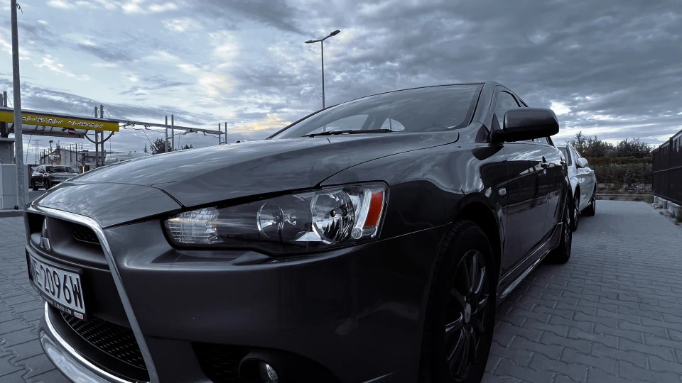 Mitsubishi Lancer Сірий кардинал