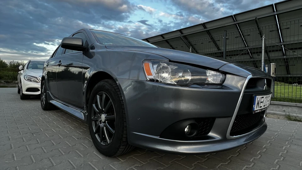 Mitsubishi Lancer Сірий кардинал 3