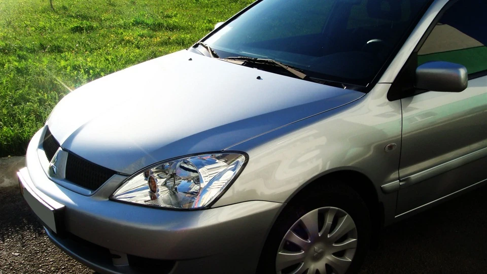 Mitsubishi Lancer SILVER WIND 4