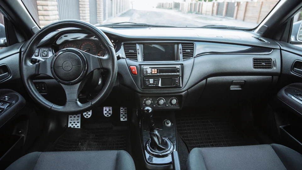 Mitsubishi Lancer SILVERSTONE 1.6 130л.с. 5