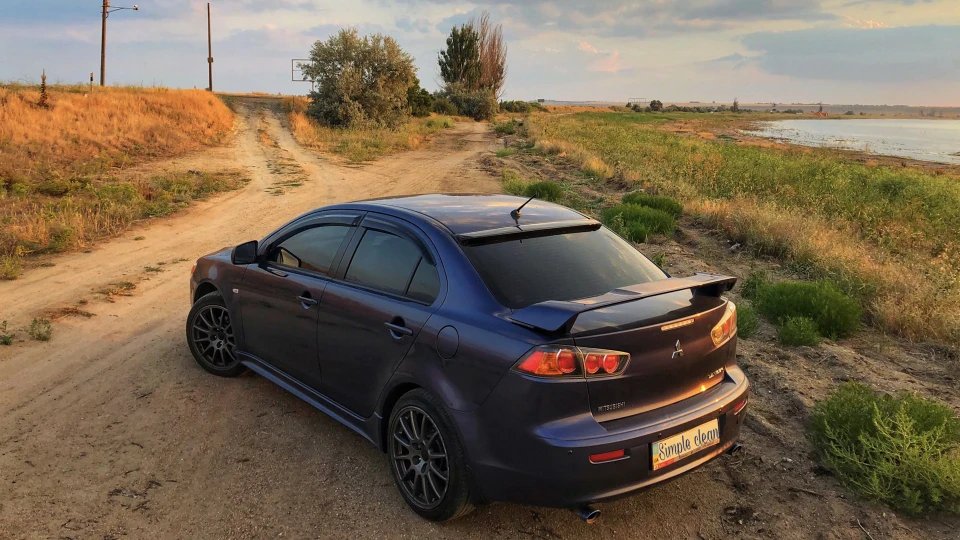 Mitsubishi Lancer Simple clean