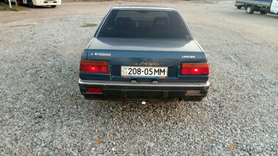 Mitsubishi Lancer синій ланс) 2