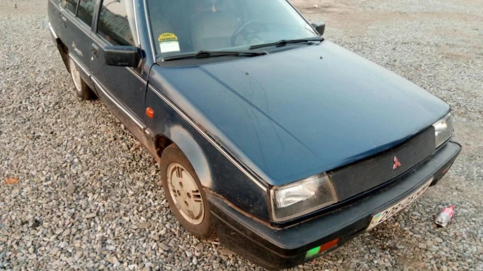 Mitsubishi Lancer синій ланс) 3