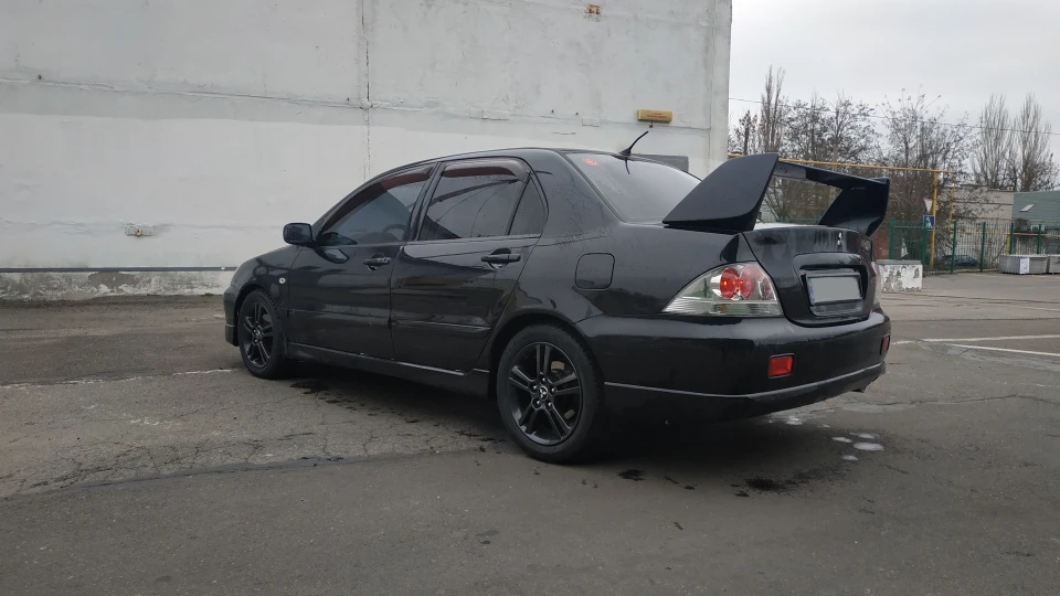Mitsubishi Lancer Solid Black