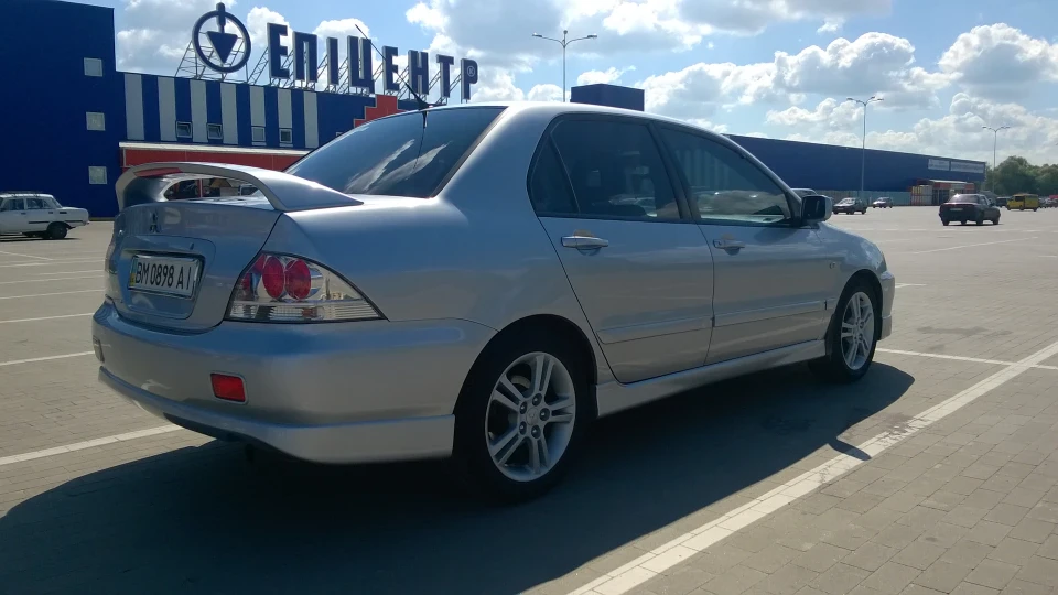 Mitsubishi Lancer Sport 2.0 silver shadow