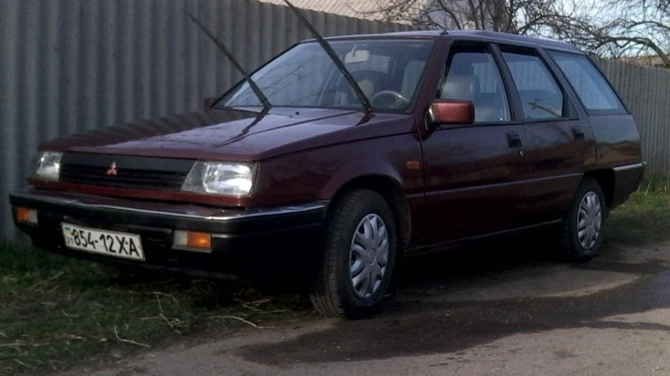 Mitsubishi Lancer Station Wagon 2