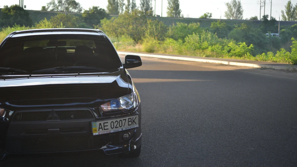 Mitsubishi Lancer строгий X ПРОДАНО