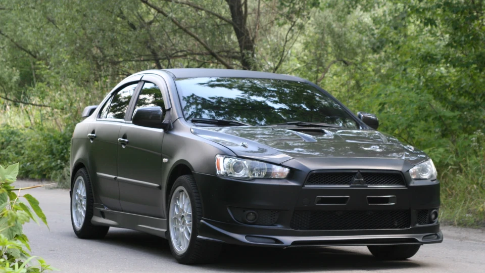 Mitsubishi Lancer TURBO 2