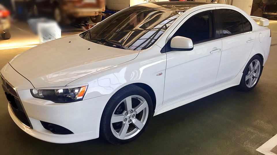 Mitsubishi Lancer White X 4