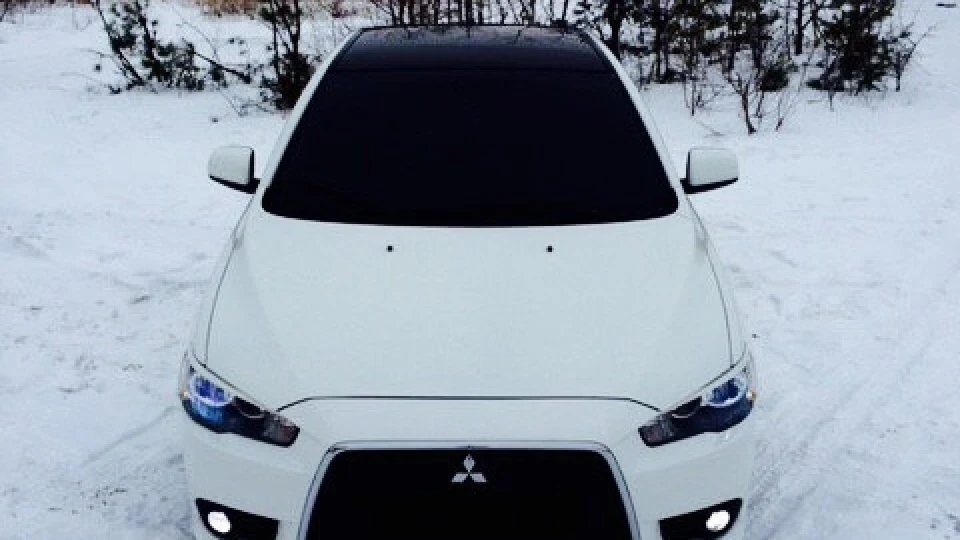 Mitsubishi Lancer White X 5