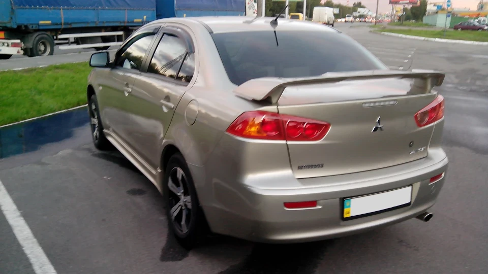 Mitsubishi Lancer X 2.0 CVT S18 2