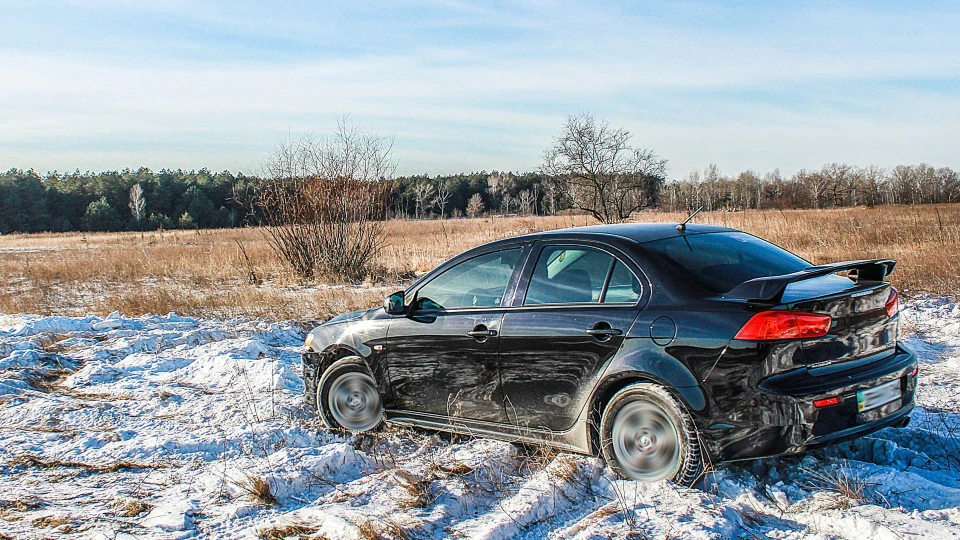 Mitsubishi Lancer X 2.0 MT 3
