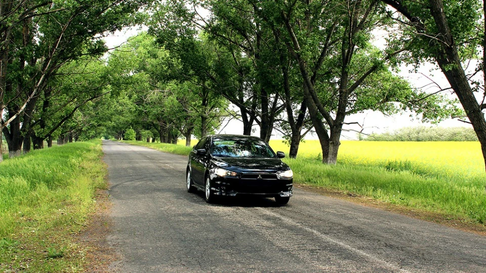Mitsubishi Lancer X 2.0 MT 4