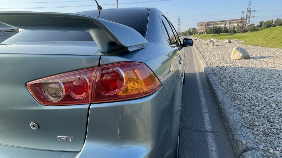 Mitsubishi Lancer X GT 2
