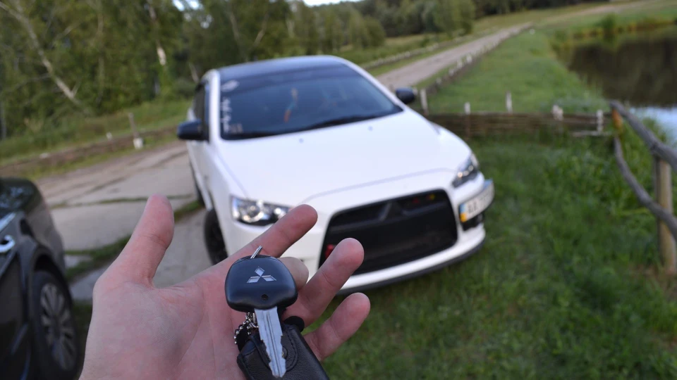 Mitsubishi Lancer X White Shark