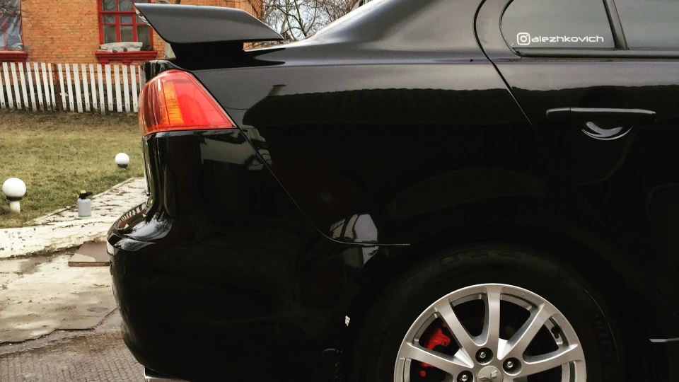 Mitsubishi Lancer X 4