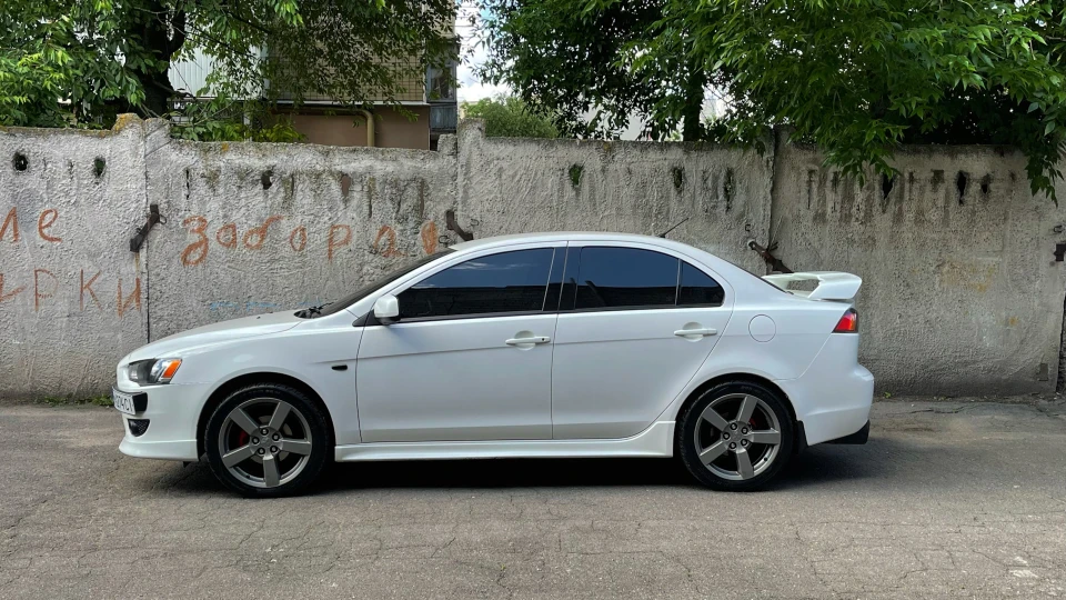 Mitsubishi Lancer X 3