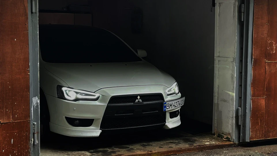 Mitsubishi Lancer X 4