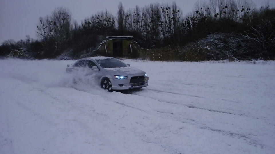 Mitsubishi Lancer XdrivE 4