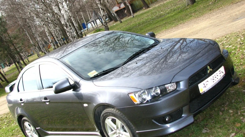 Mitsubishi Lancer хірургічний ніж! 3