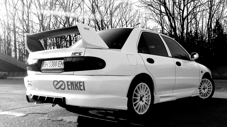 Mitsubishi Lancer Хоче бути спортивною 2