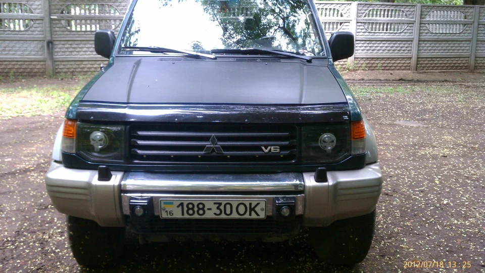 Mitsubishi Montero 2