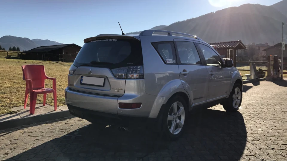 Mitsubishi Outlander XL 3