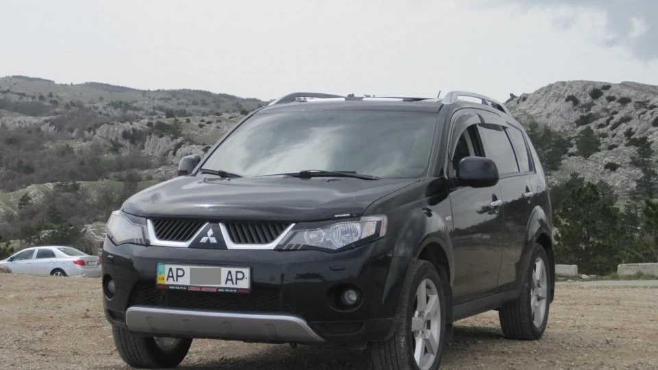 Mitsubishi Outlander XL 2