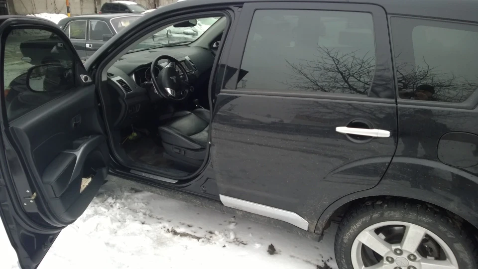Mitsubishi Outlander XL 4