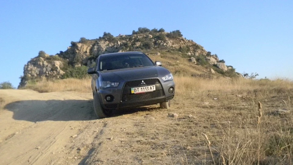 Mitsubishi Outlander XL 3