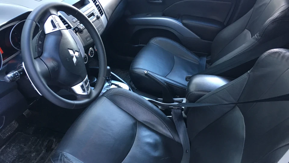 Mitsubishi Outlander XL 4