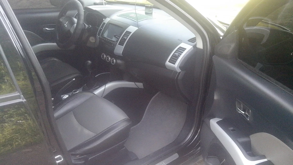 Mitsubishi Outlander XL 4