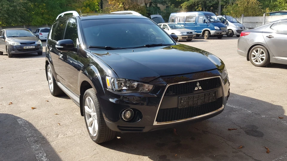 Mitsubishi Outlander XL