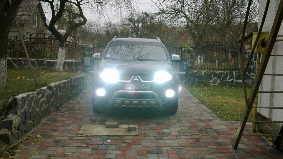 Mitsubishi Outlander XL 2