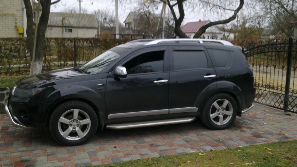 Mitsubishi Outlander XL 3