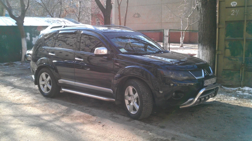 Mitsubishi Outlander XL 4